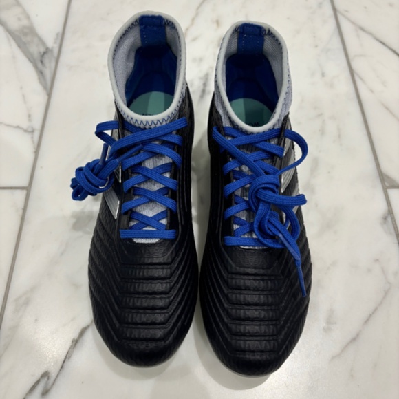 New In Box: Adidas Predator 18.3 Firm Ground Womens Cleats Size 5US Blue/Silver - Picture 3 of 8